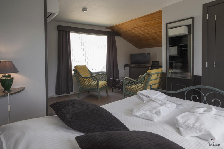 Bedroom 2, Hotel Tropical, Luxembourg