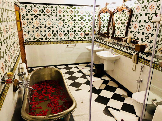 Bathroom 5, Forte Kochi, Ernakulam