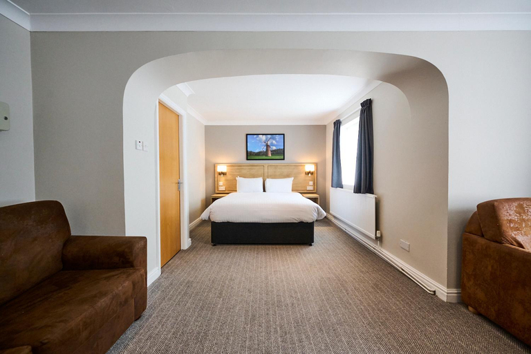 Bedroom 2, Red Lion, Wigan by Marston's Inns, Lancashire