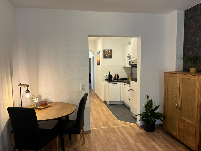 Dining Room 5, Anna's Apartment 4 Personen, Wiesbaden