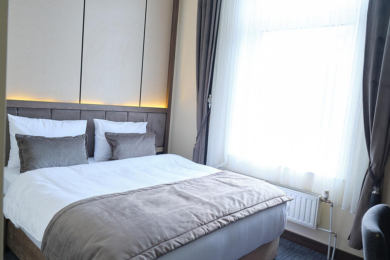 Bedroom 18