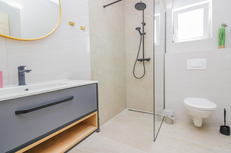 Bathroom 3, Rooms Zemunik, Zemunik Donji