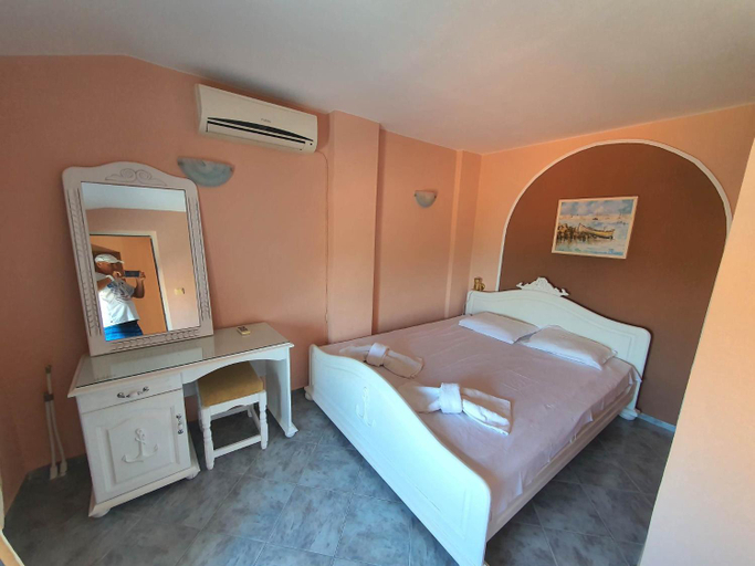 Others 3, Family Hotel Paros 2, Pomorie