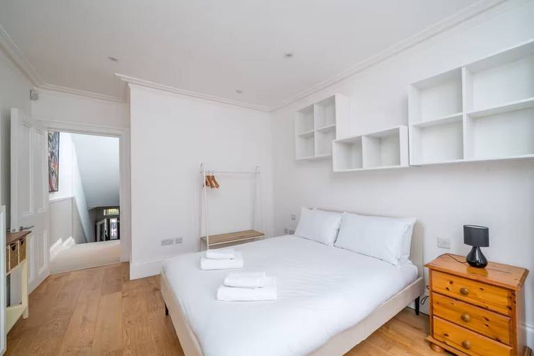Bedroom 2, Stunning house near Notting Hill, London