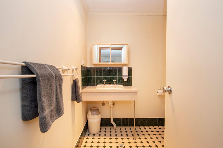 Bathroom 3, Ardrossan Hotel Motel, Yorke Peninsula - North