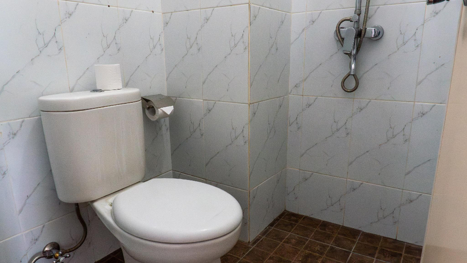 Bathroom 4