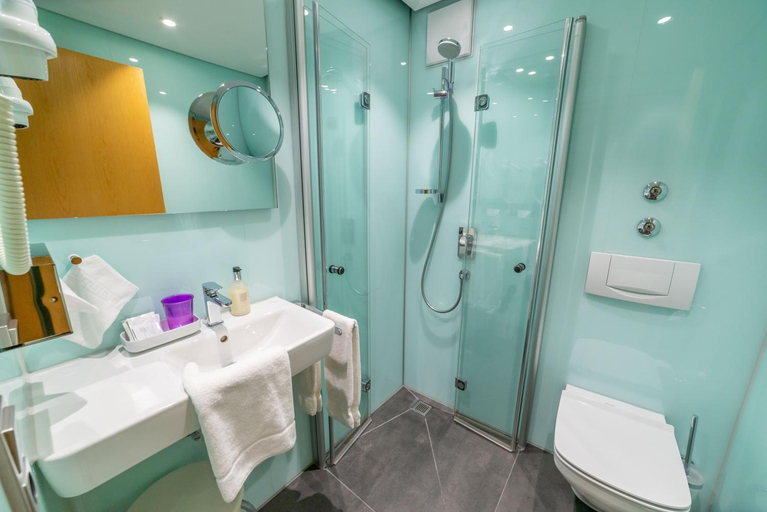 Bathroom 2, Stadt-gut-Hotel Filderhotel, Esslingen