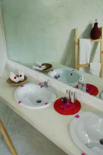Bathroom, Aquarius Club, Kilifi North