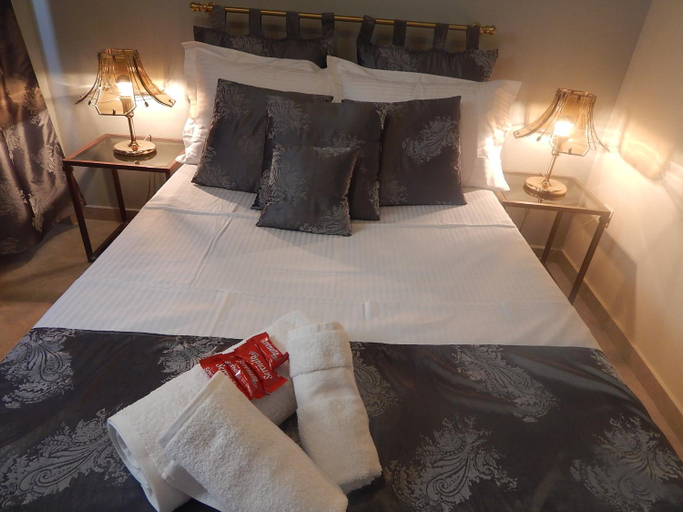 Bedroom 3, Peggy's Villa-House with private pool 25' from Athens Intl Airport, Attica