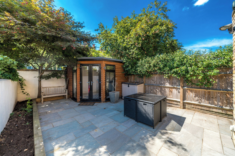 Others 5, 2Bedroom flat with garden in Battersea, London