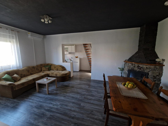 Others 4, APARTMAN J&M, Zadar