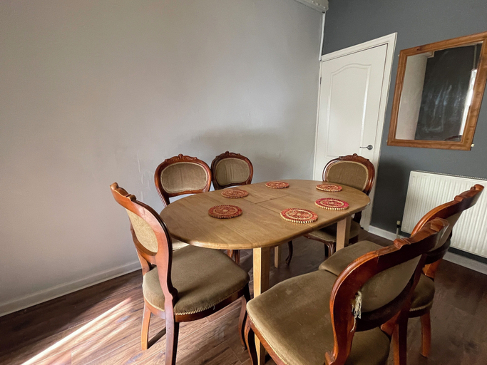 Others 5, Sheffield's 3BR Retreat, Sheffield