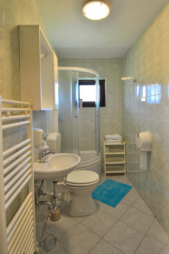 Shower 3, Guesthouse Ana&Ljubo, Plitvička Jezera