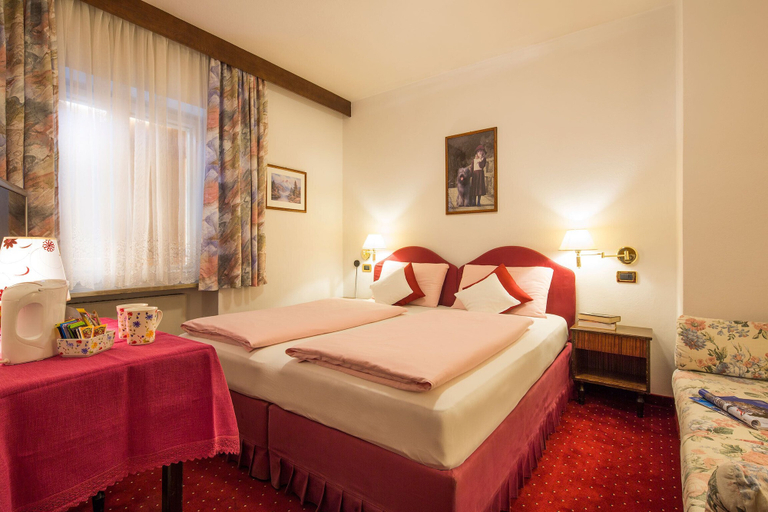 Bedroom 2, Maria Hotel, Bolzano