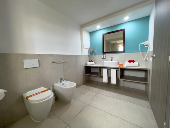Bathroom 5, VOI Praia de Chaves Resort