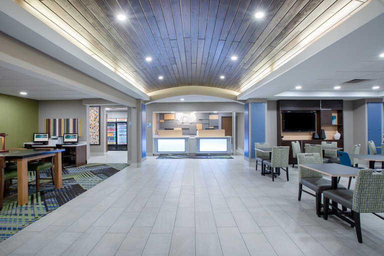Lobby 4, Holiday Inn Express & Suites COLUMBUS by IHG, Platte