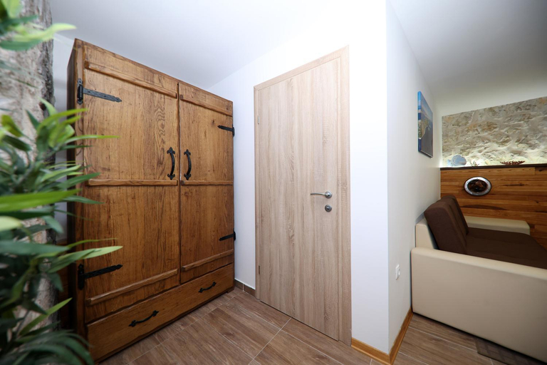 Others 4, Apartmani Dvor Betina, Murter