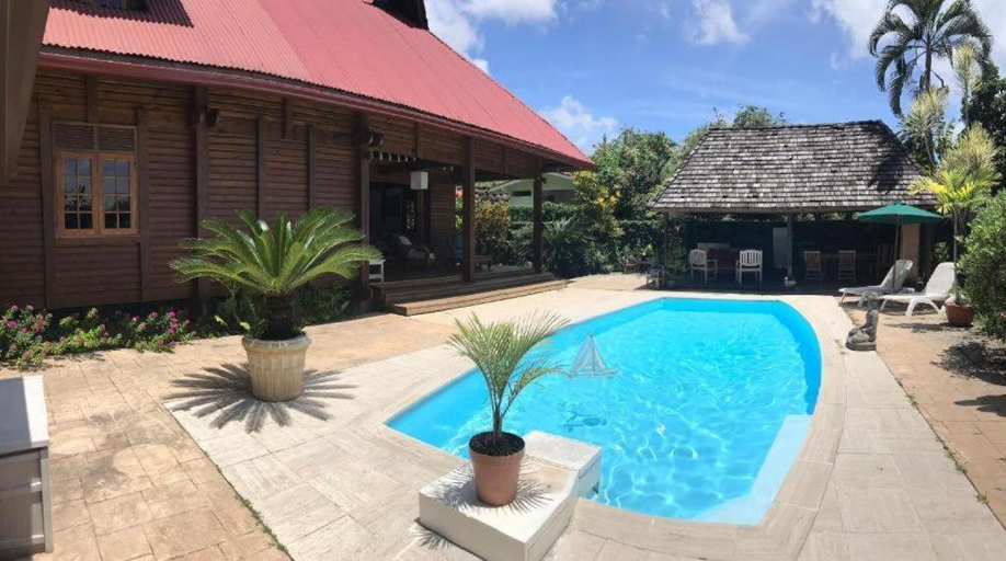 Others 3, Chalet Ohana, airport family house
