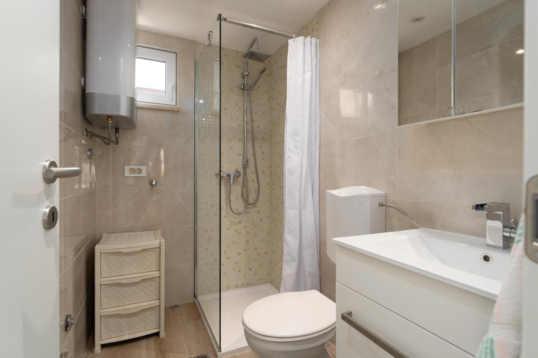 Bathroom 2, Apartment Palmira, Poreč