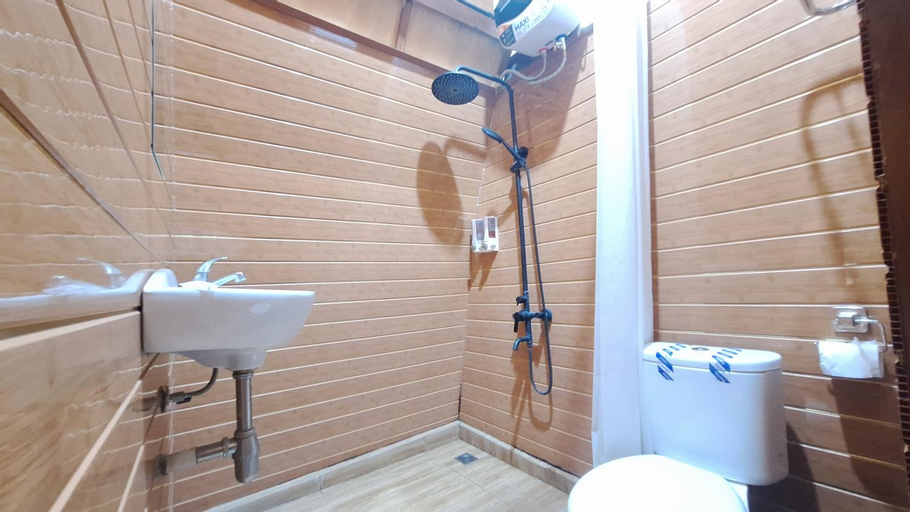 Bathroom 10