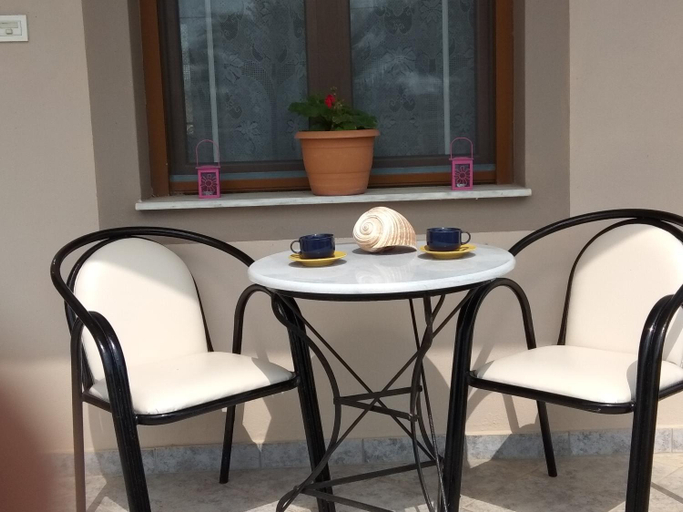2, Vakis Apartments, North Aegean
