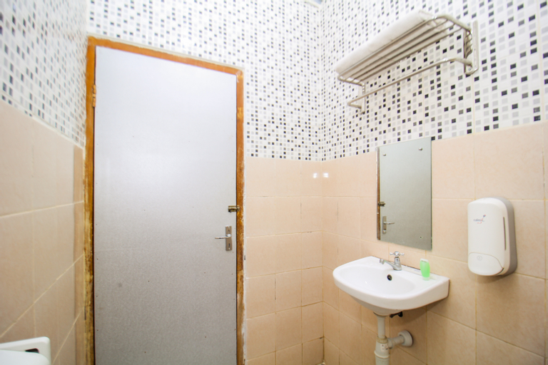 Bathroom 4