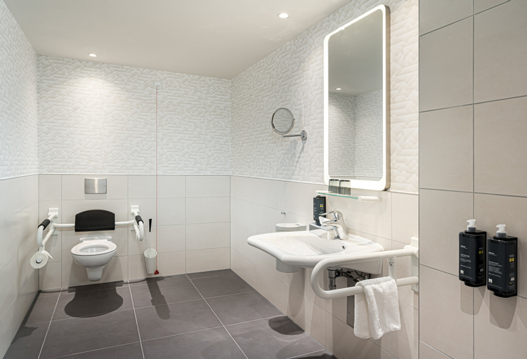 Bathroom 17