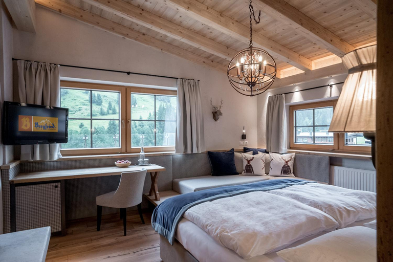 Bedroom 3, Aktiv- & Wellnesshotel Bergfried, Schwaz