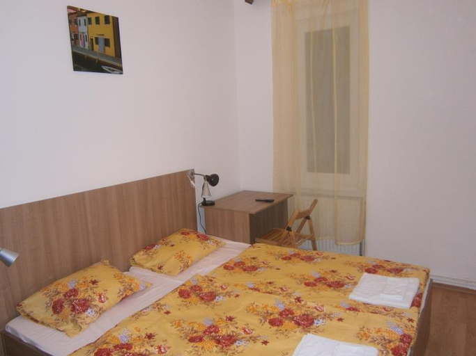 Bedroom 3, Fanni Budapest Guesthouse, Budapesti