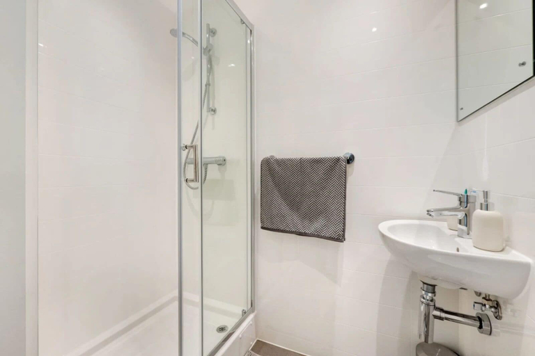 Bathroom, For Student Only Magdalen Street at Colchester - Campus Accommodation, Essex