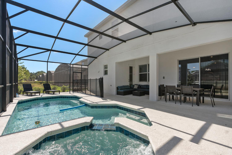 Others 3, Cozy Master Room with Private Bath, Osceola