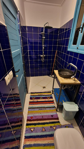 Bathroom 10