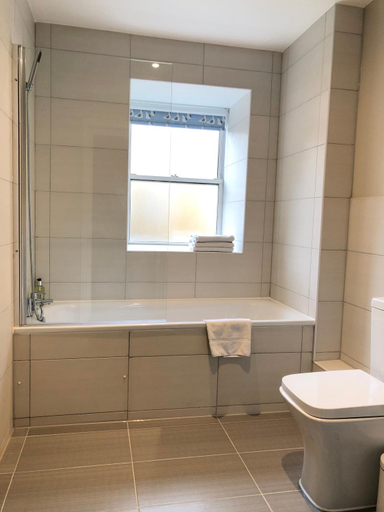 Bathroom 3, Stylish Apartments in Victoria & Westminster, London