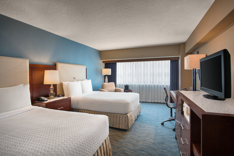 Crowne Plaza Los Angeles Harbor Hotel - Tap to explore photos