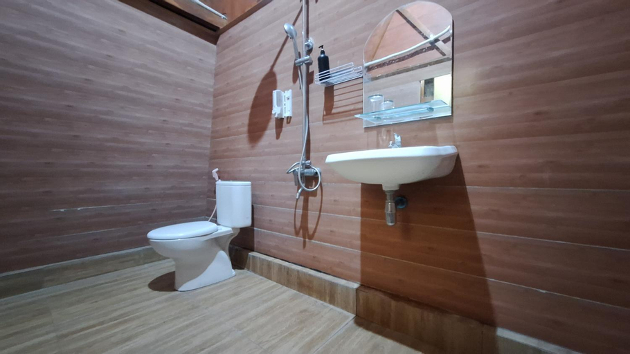 Bathroom 15