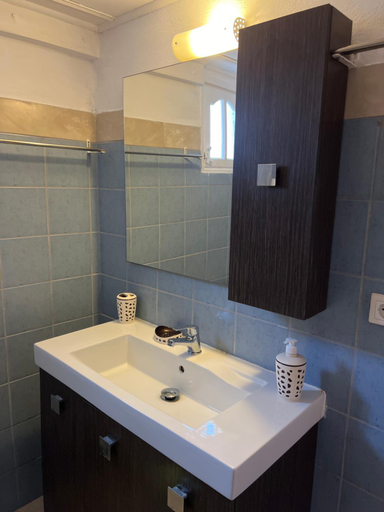 Others 5, Hamre Apartments (Nicholas), Ionian Islands