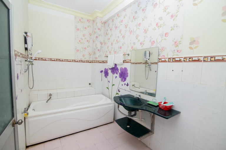 Bathroom 8