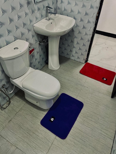 Bathroom 4, The Misty Mountain - Ella, Ella