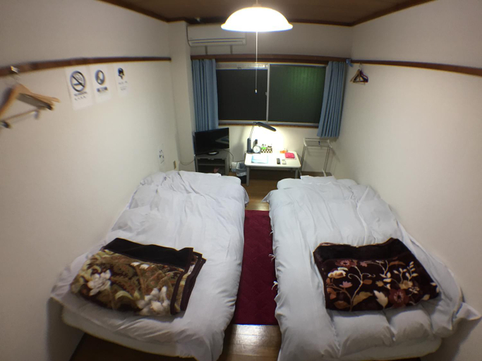 Bedroom 1, Kenroku Haitsu 202, Kanazawa