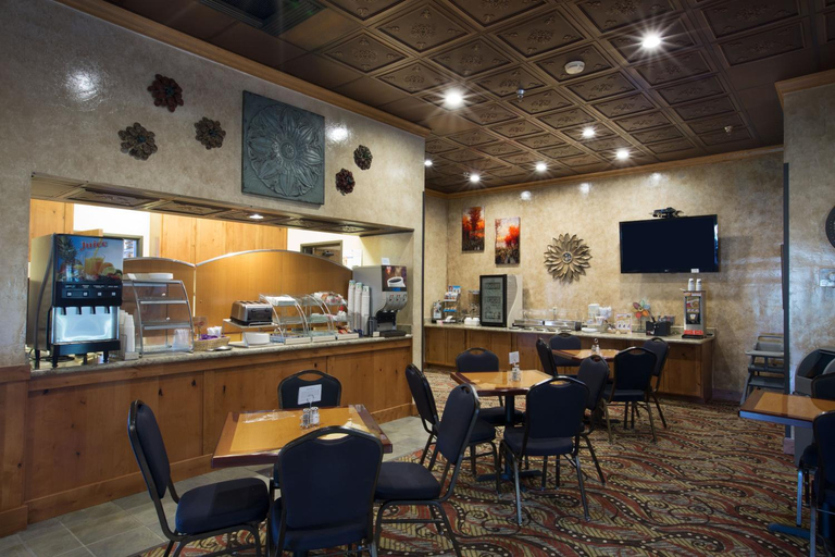 Food & Drinks 5, Miles City Hotel & Suites, Custer