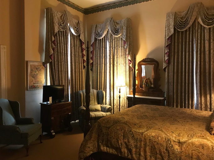 Bedroom 12