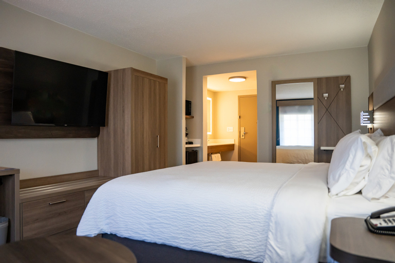 Bedroom 13