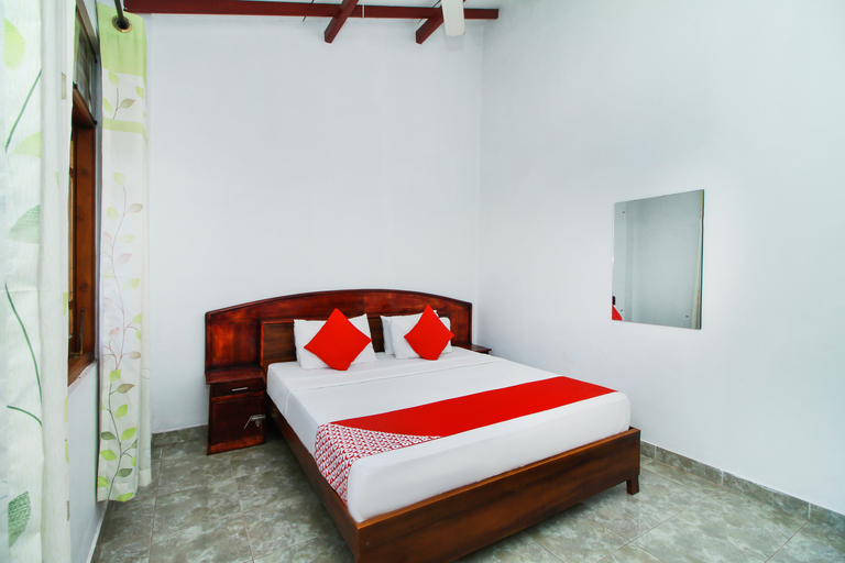 Bedroom 5, Green View Hotel, Katana