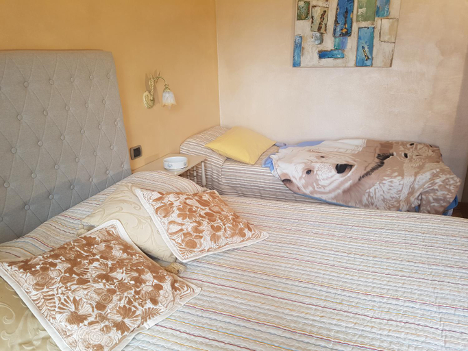 Others 4, B&B Fontanella, Bergamo