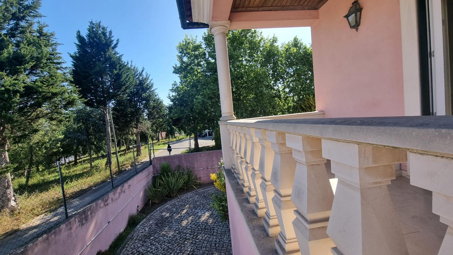Others 5, Casa Da Palmeira, Leiria