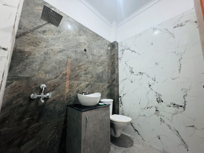 Bathroom 3, Staybook The Rudveda Resort, Nainital