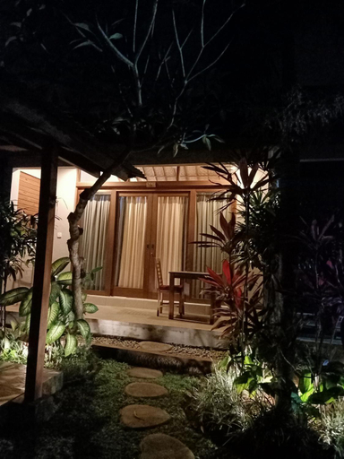 Exterior 2