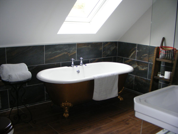 Bathroom 3, The Manor House at Quorn, Leicestershire