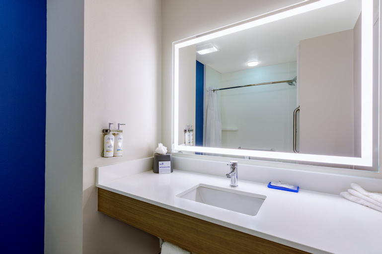 Holiday Inn Express & Suites ORLANDO-OCOEE EAST - Tap to explore photos