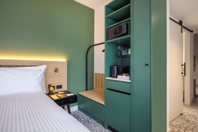 Bedroom 12